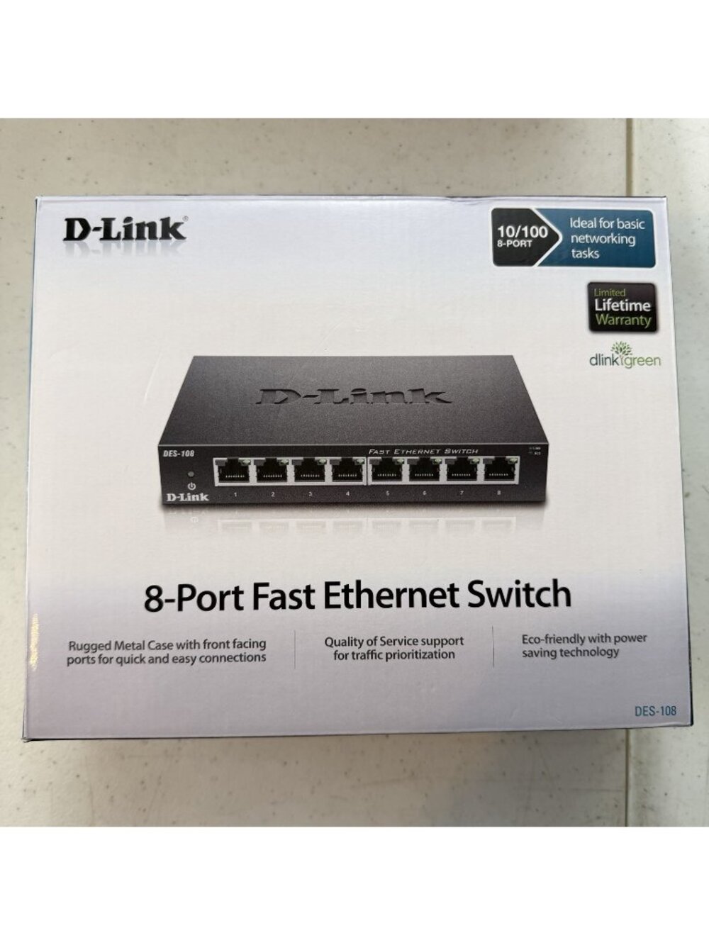 D-Link DES-108 - Fast Ethernet Switch - 10/100 - 8 Ports Open Box